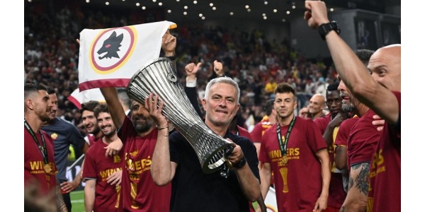 Under José Mourinhos uregjerlige personlighet ligger en aldri-si-død besluttsomhet